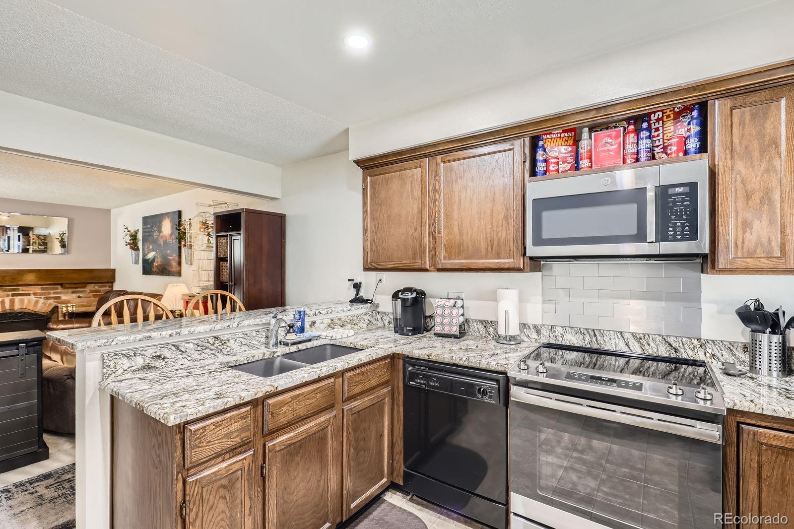 MLS Image #11 for 2072 s helena street,aurora, Colorado