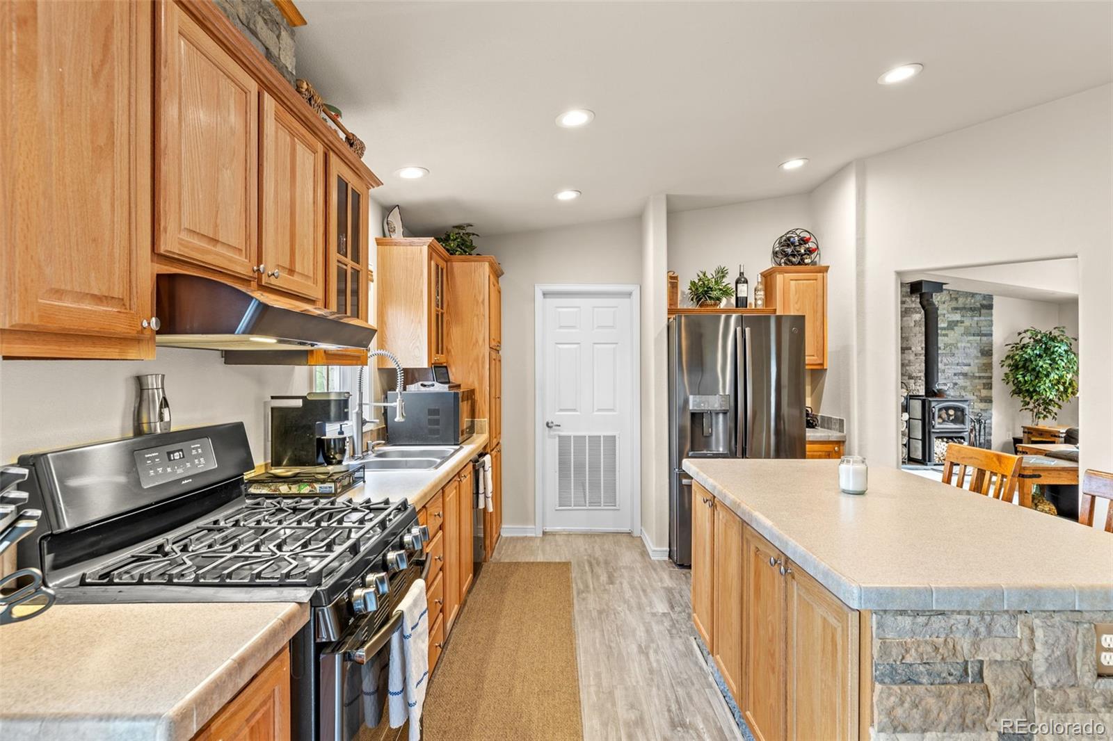 MLS Image #16 for 35  starling way,como, Colorado