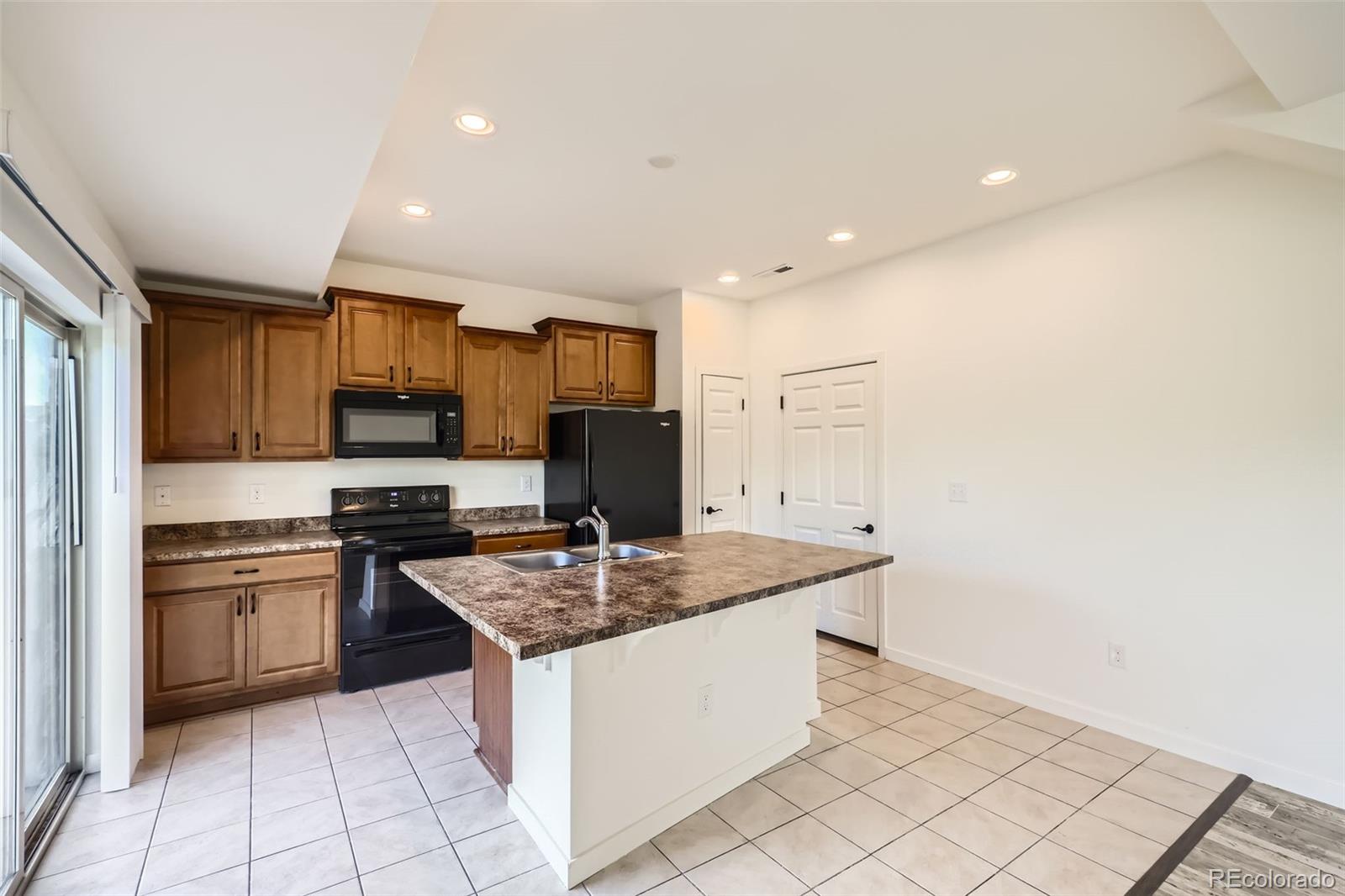 MLS Image #11 for 19060 e 54th place,denver, Colorado