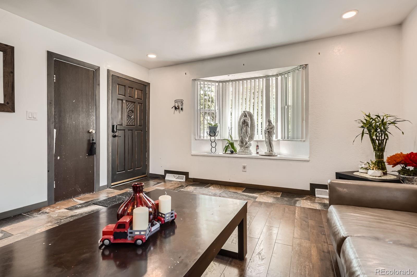 MLS Image #2 for 1977  altura boulevard,aurora, Colorado