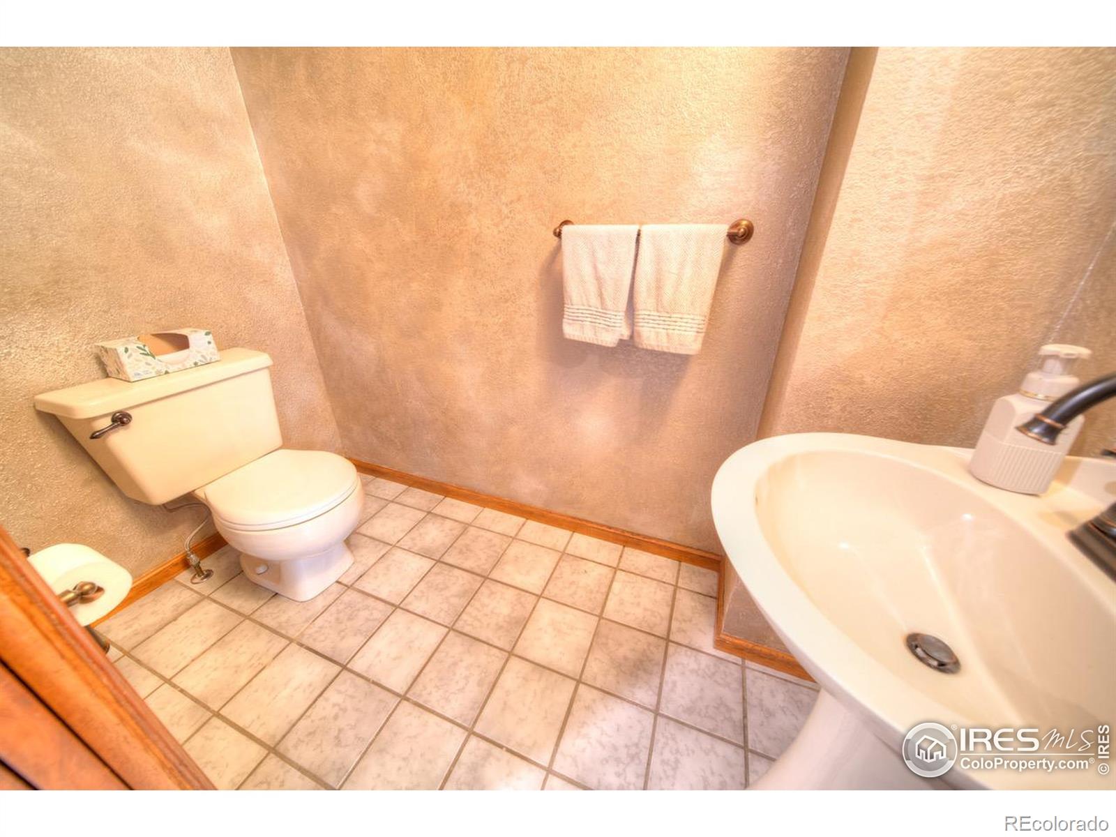 MLS Image #10 for 9020  rogers road,longmont, Colorado