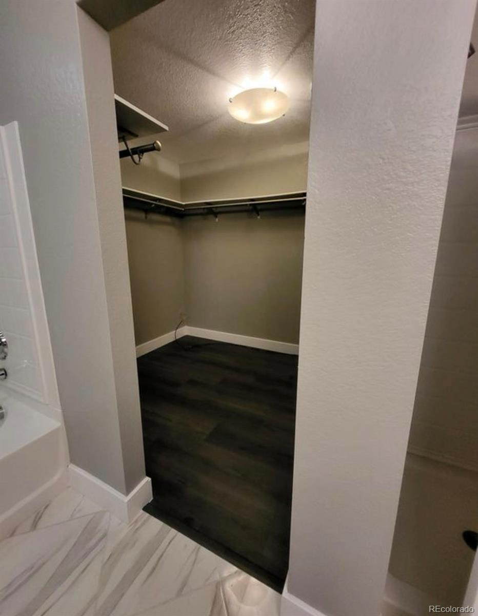 MLS Image #17 for 5570  halifax street,denver, Colorado
