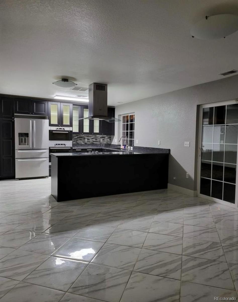 MLS Image #5 for 5570  halifax street,denver, Colorado