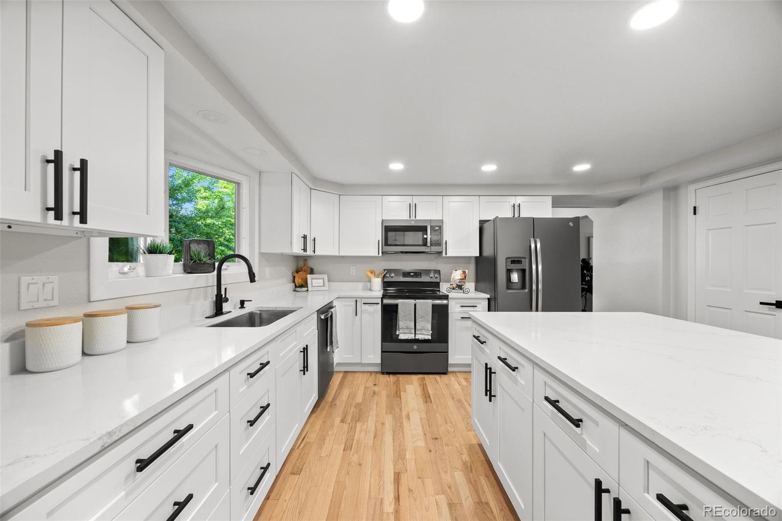 MLS Image #11 for 15062 e chenango avenue,aurora, Colorado