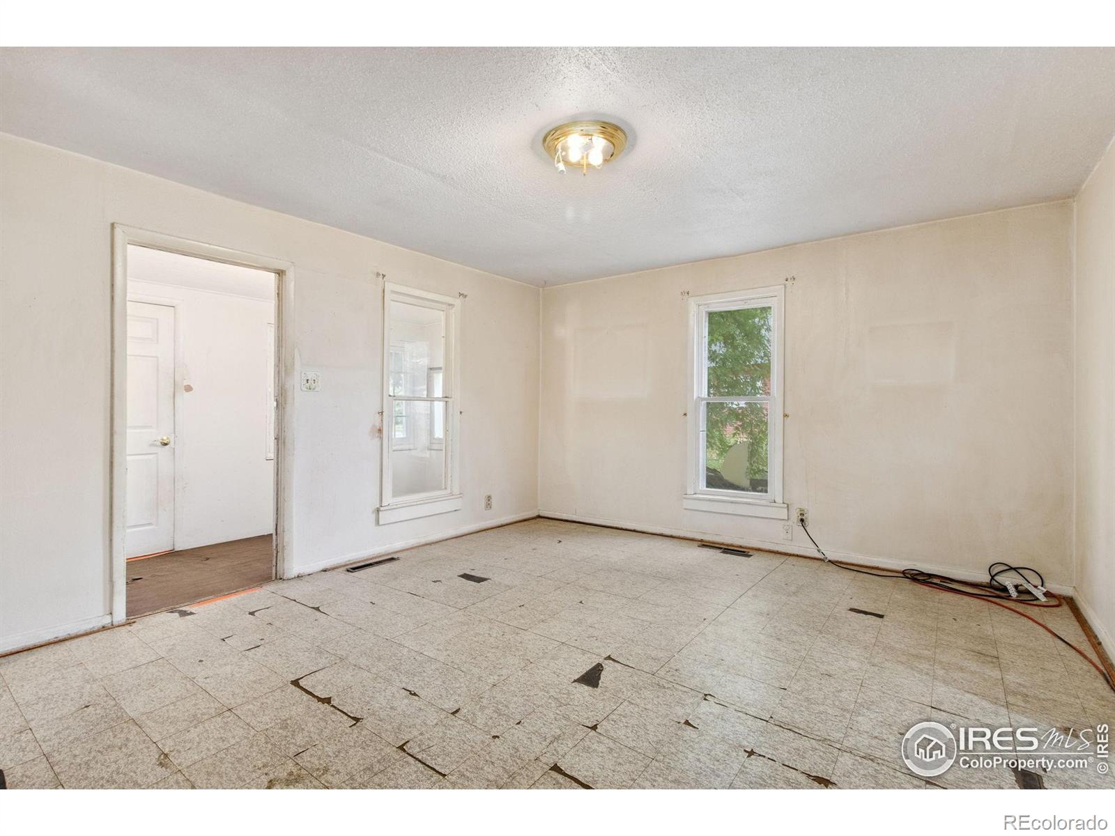 MLS Image #3 for 760 e 8th street,loveland, Colorado
