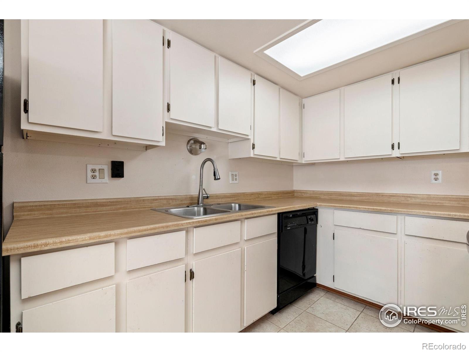 MLS Image #9 for 12474 w nevada place,lakewood, Colorado