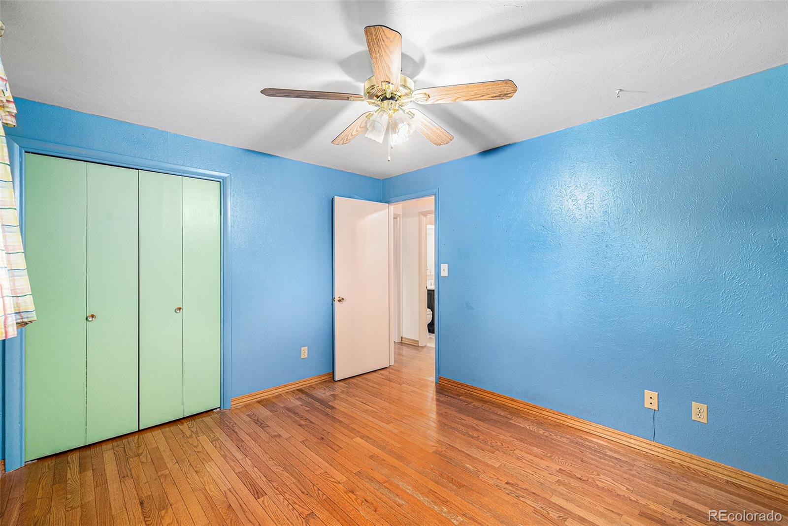 MLS Image #11 for 2719 s eaton way,denver, Colorado