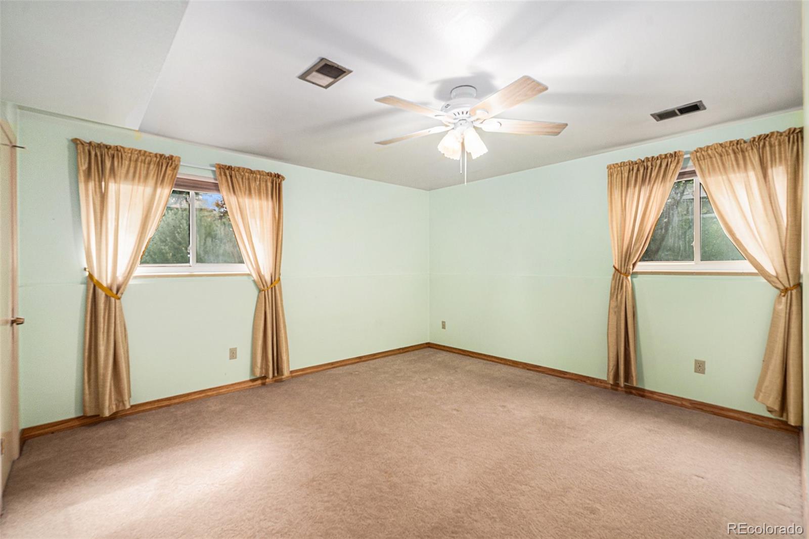 MLS Image #15 for 2719 s eaton way,denver, Colorado