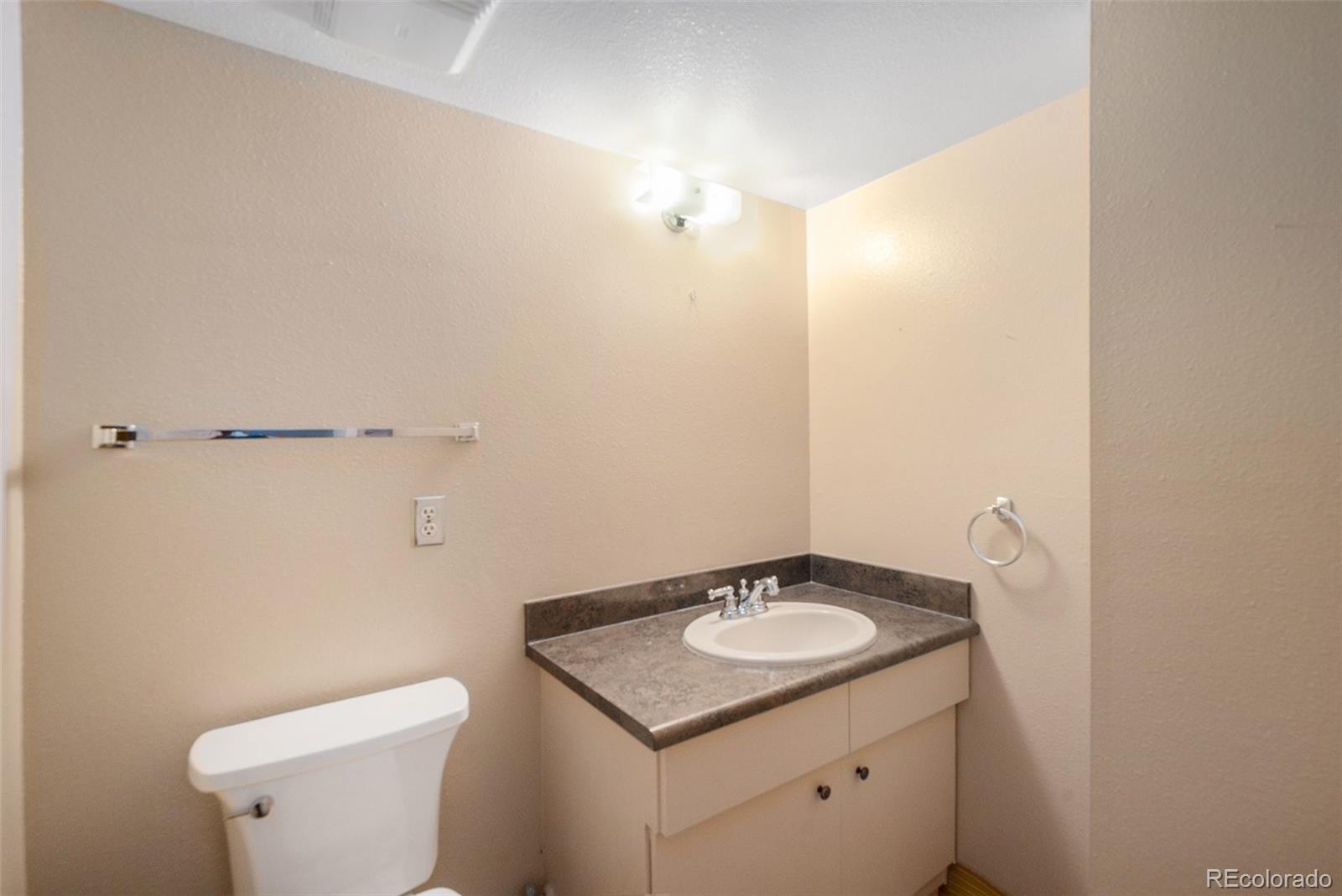 MLS Image #16 for 2719 s eaton way,denver, Colorado