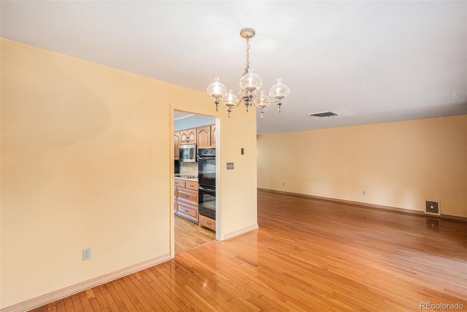 MLS Image #4 for 2719 s eaton way,denver, Colorado