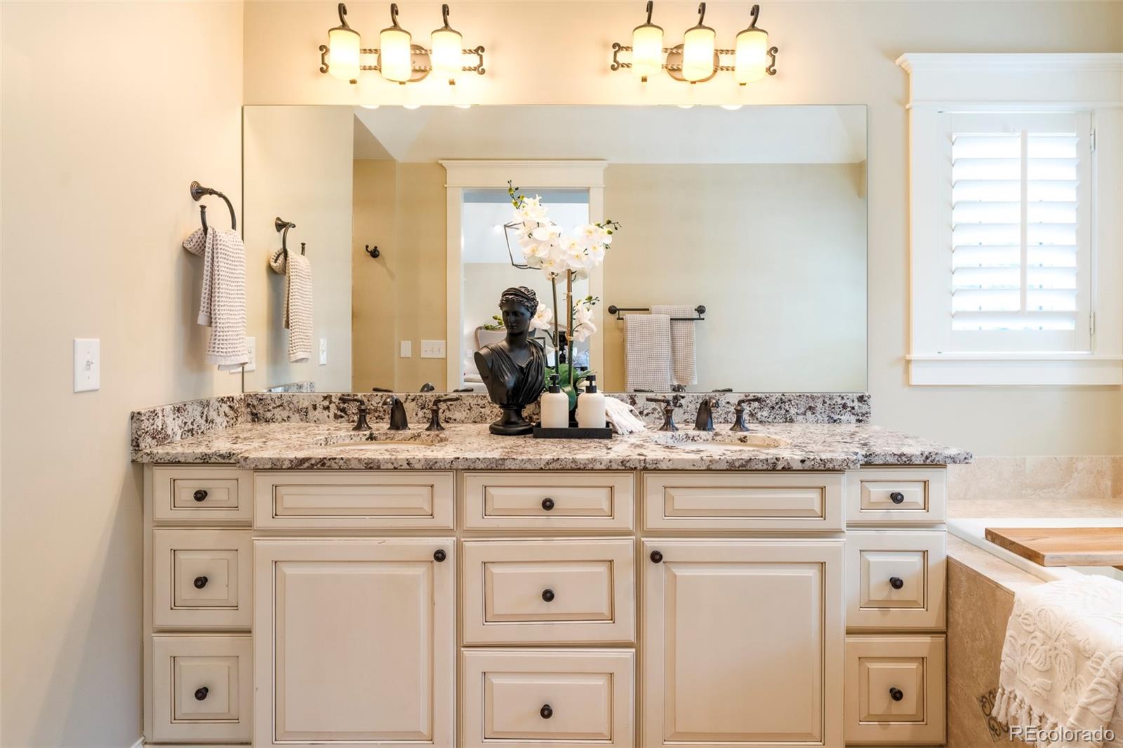 MLS Image #28 for 639 s williams street,denver, Colorado