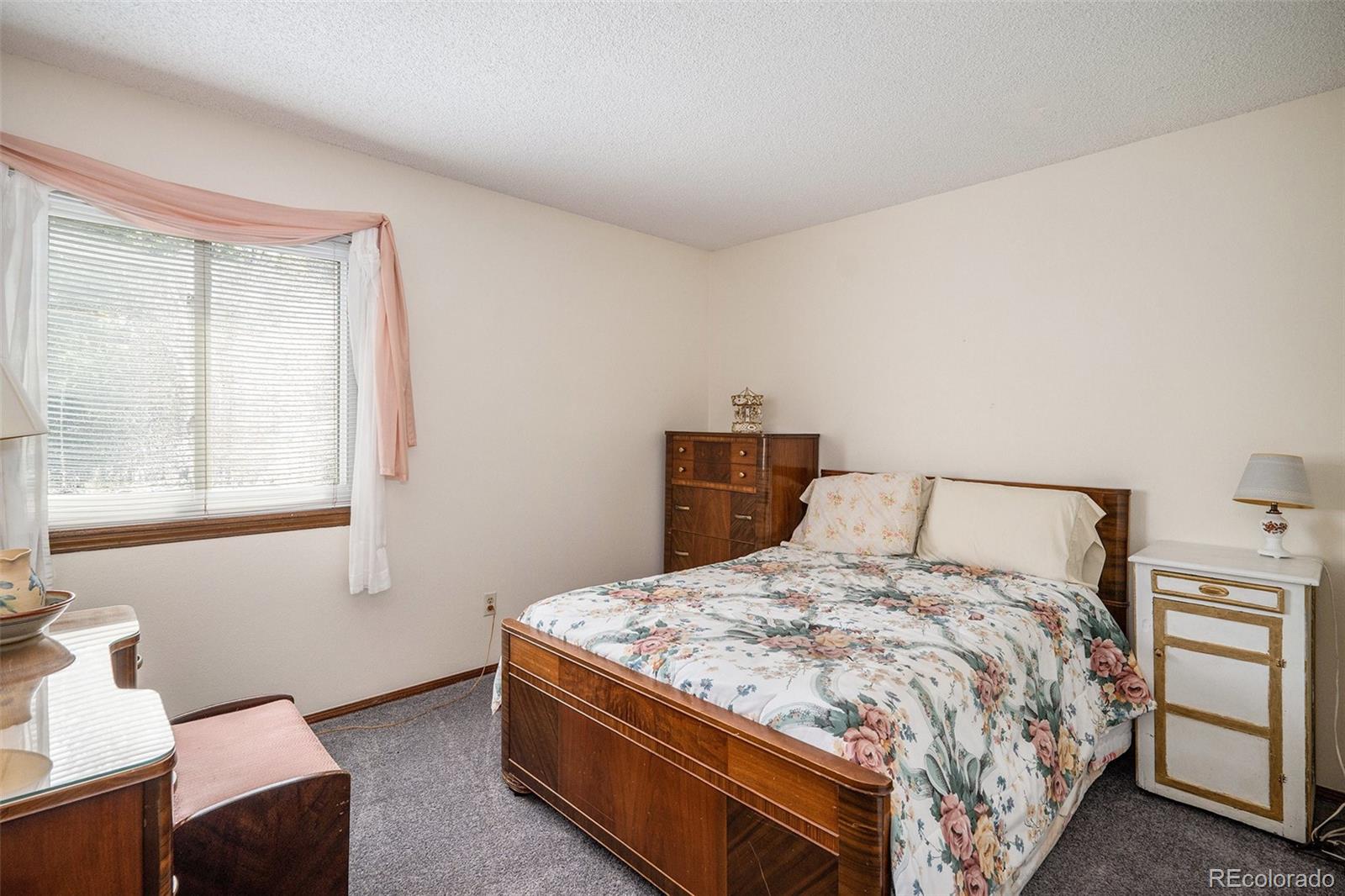 MLS Image #6 for 760 s dearborn court,aurora, Colorado