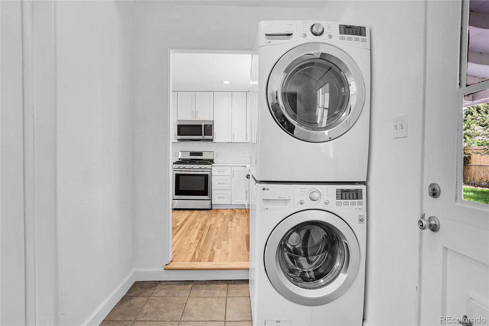 MLS Image #12 for 2054 w arbor avenue,littleton, Colorado