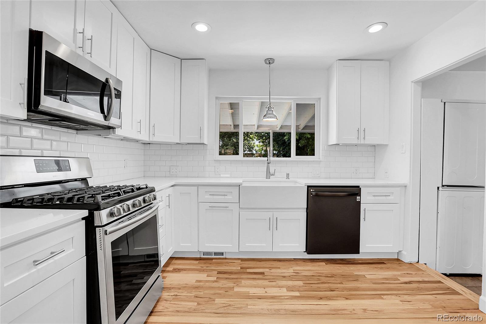 MLS Image #4 for 2054 w arbor avenue,littleton, Colorado