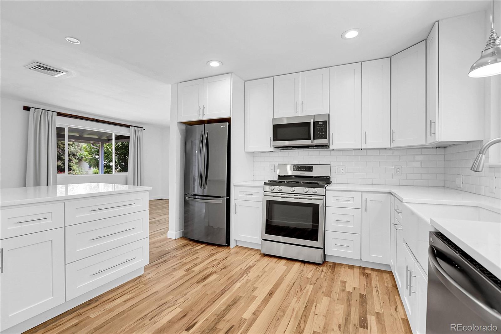 MLS Image #5 for 2054 w arbor avenue,littleton, Colorado