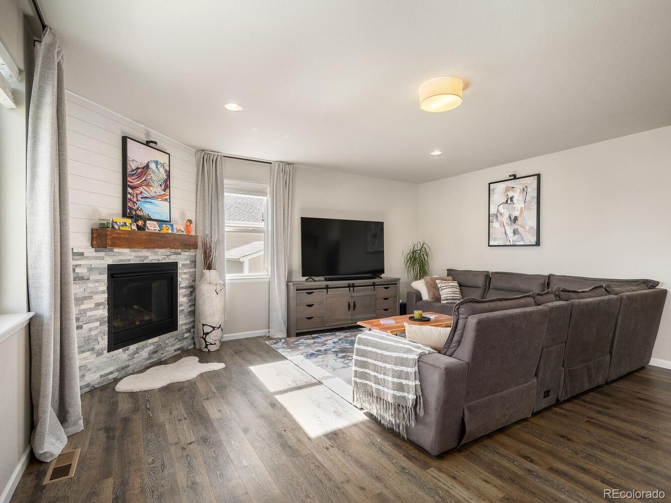 MLS Image #8 for 728  larkspur court,brighton, Colorado