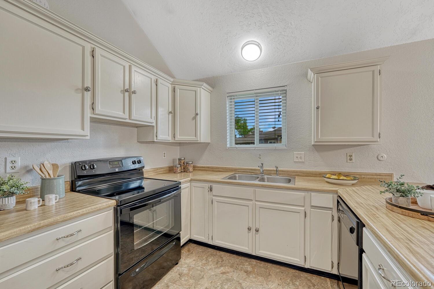 MLS Image #12 for 2949 w rowland place,littleton, Colorado