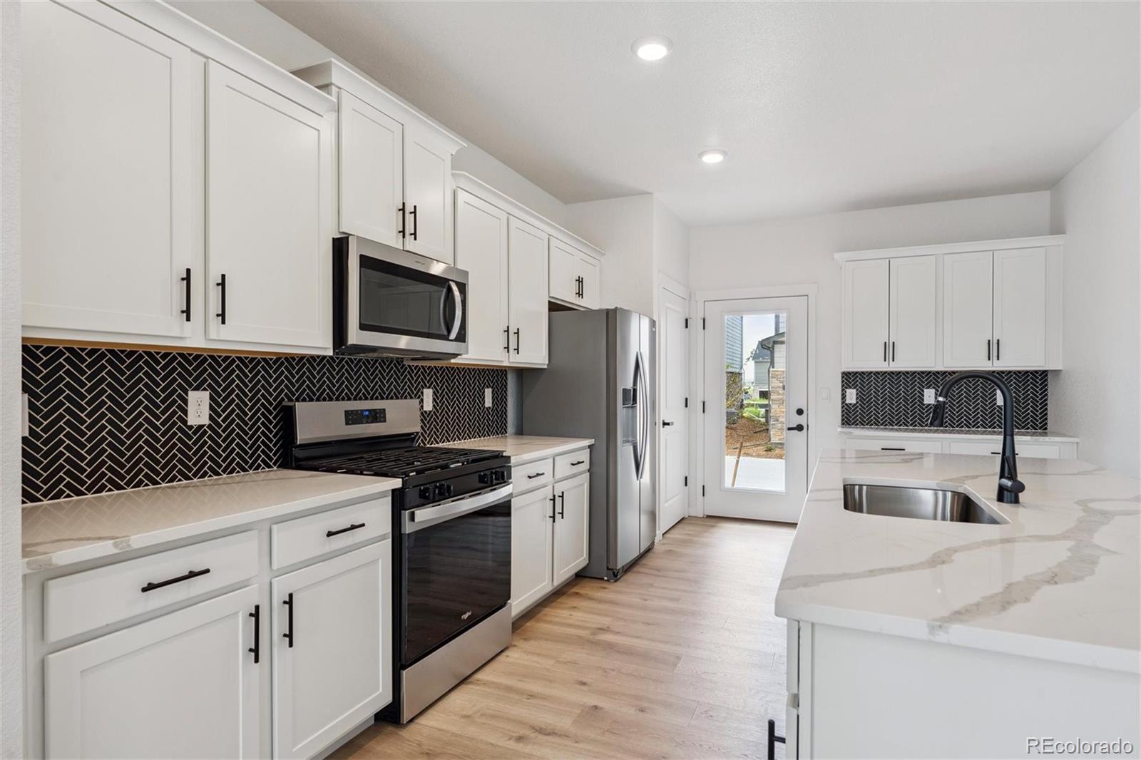 MLS Image #10 for 22253 e 6th place,aurora, Colorado
