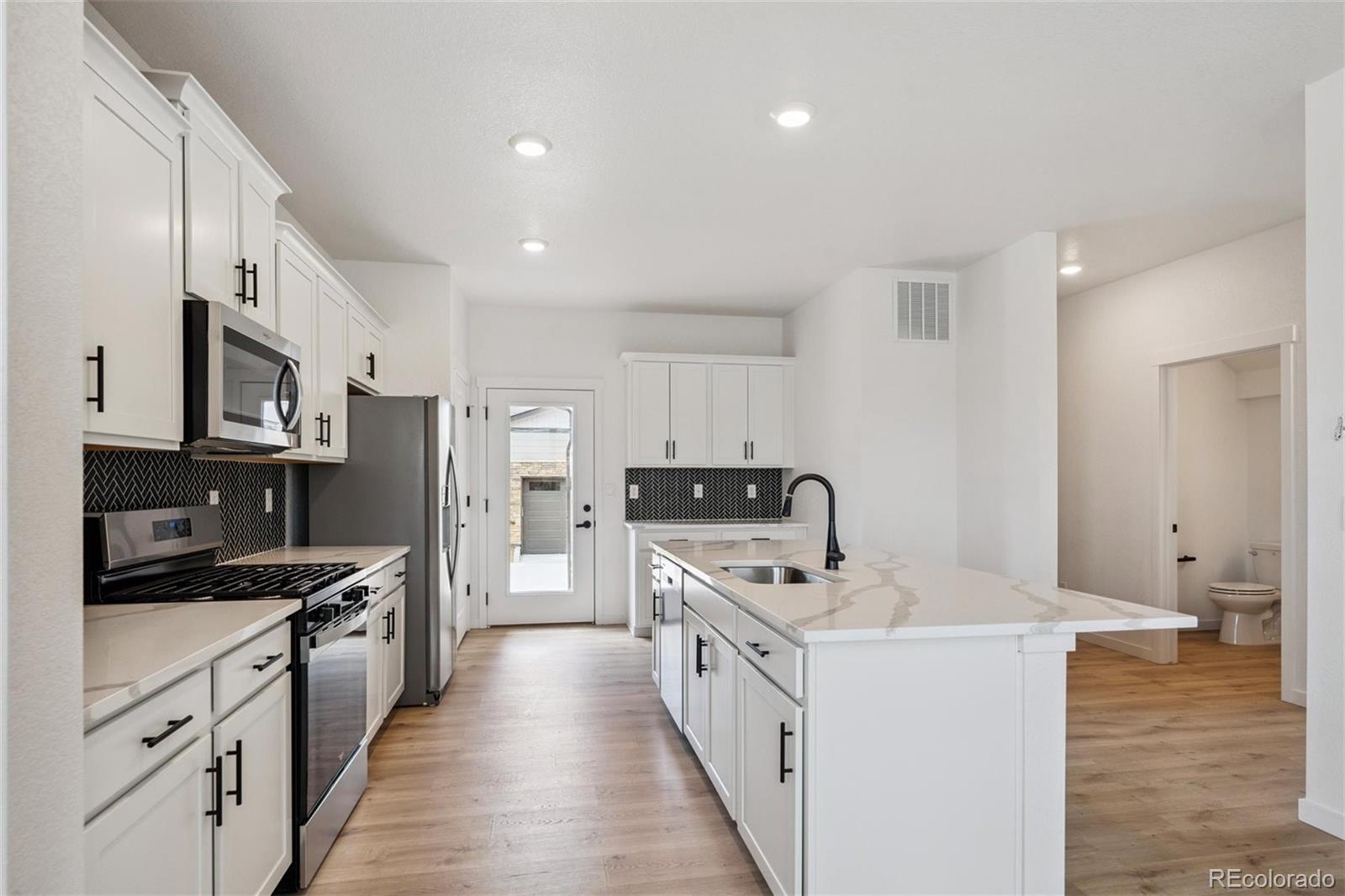 MLS Image #11 for 22253 e 6th place,aurora, Colorado