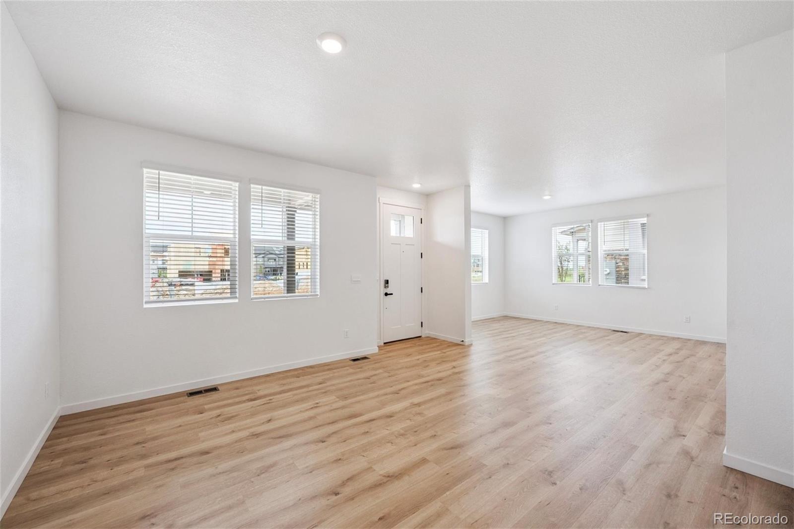 MLS Image #3 for 22253 e 6th place,aurora, Colorado