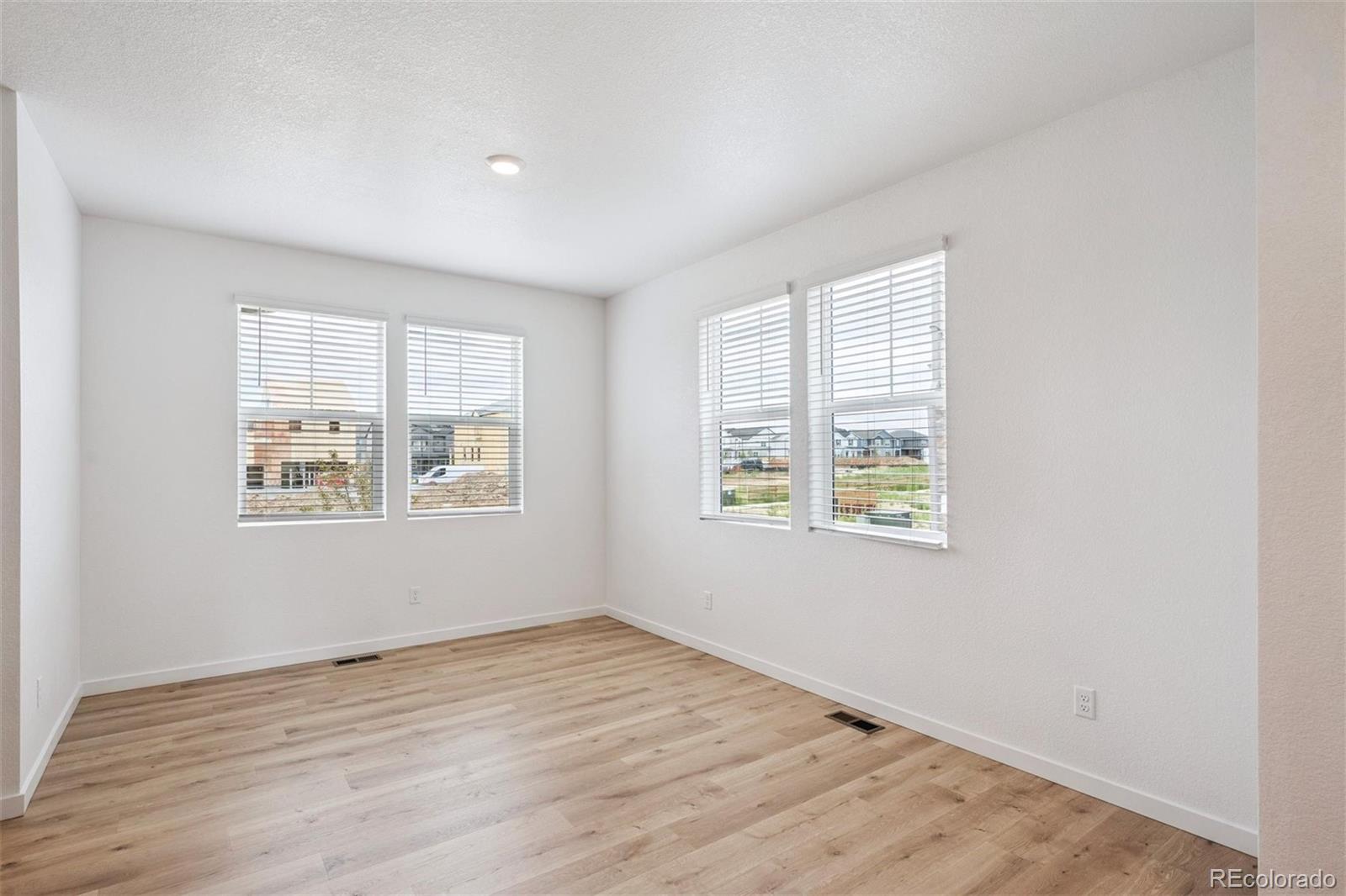 MLS Image #5 for 22253 e 6th place,aurora, Colorado
