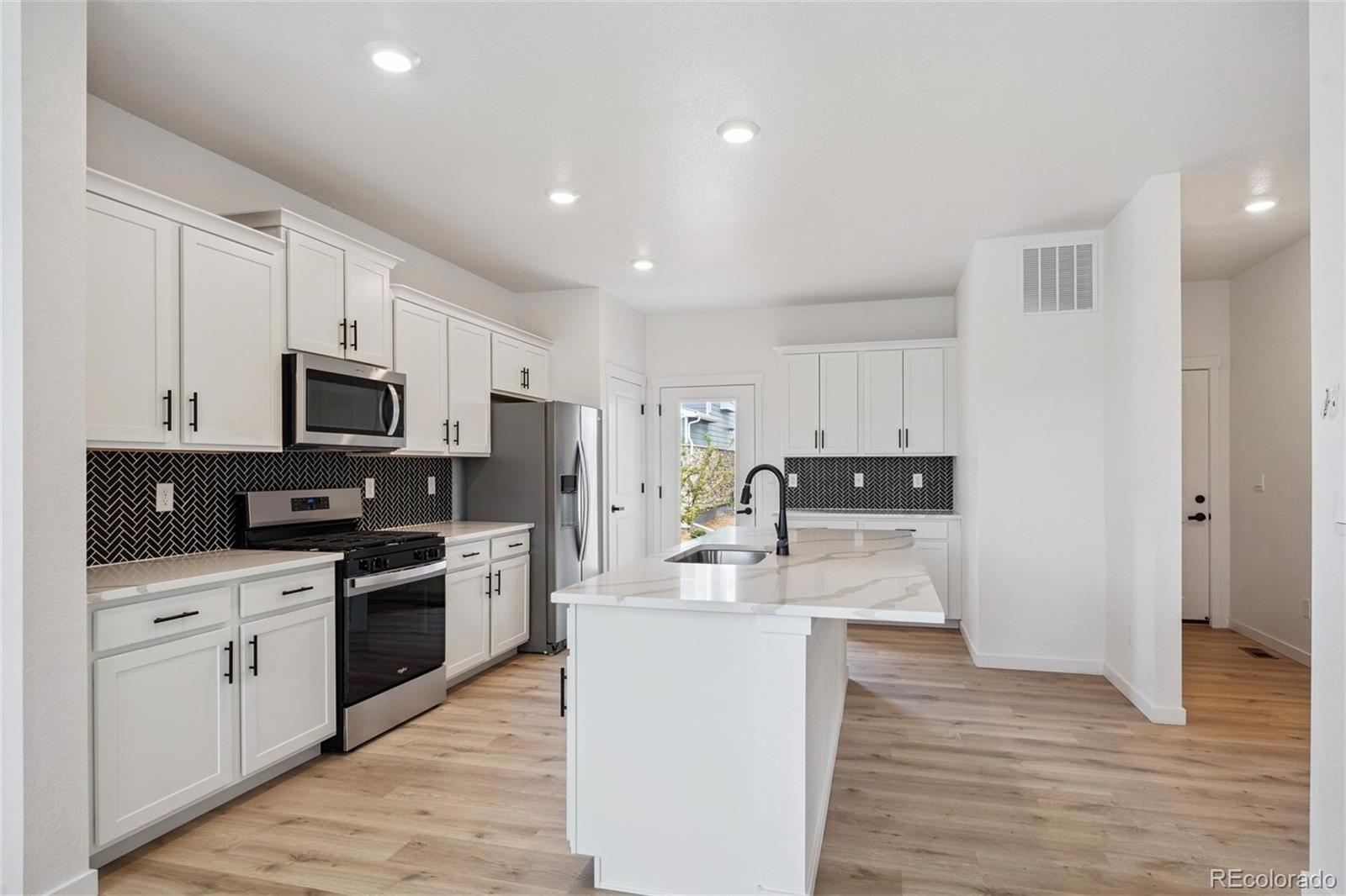 MLS Image #9 for 22253 e 6th place,aurora, Colorado