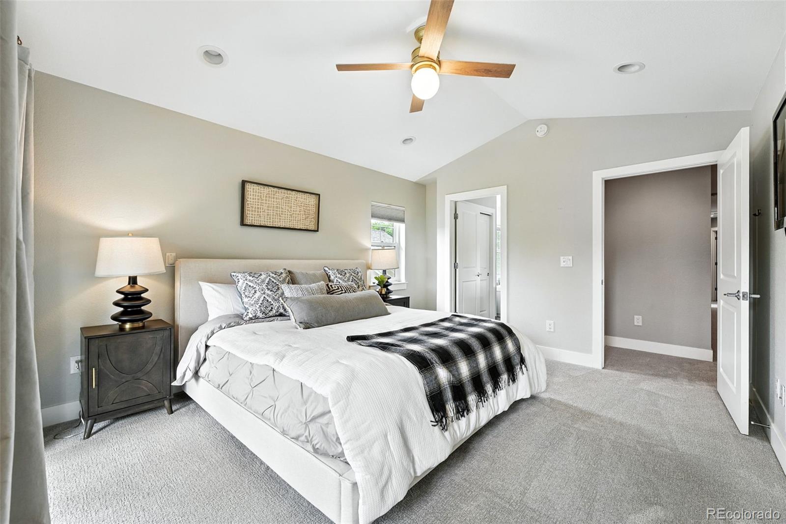 MLS Image #17 for 2077 s clayton street,denver, Colorado