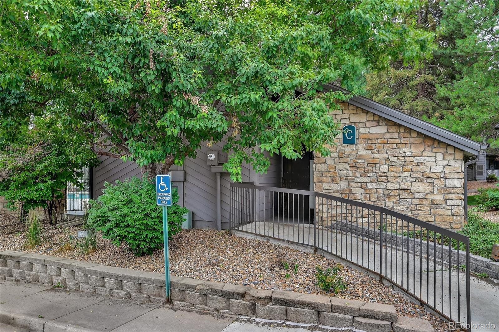 MLS Image #16 for 2575 s syracuse way,denver, Colorado