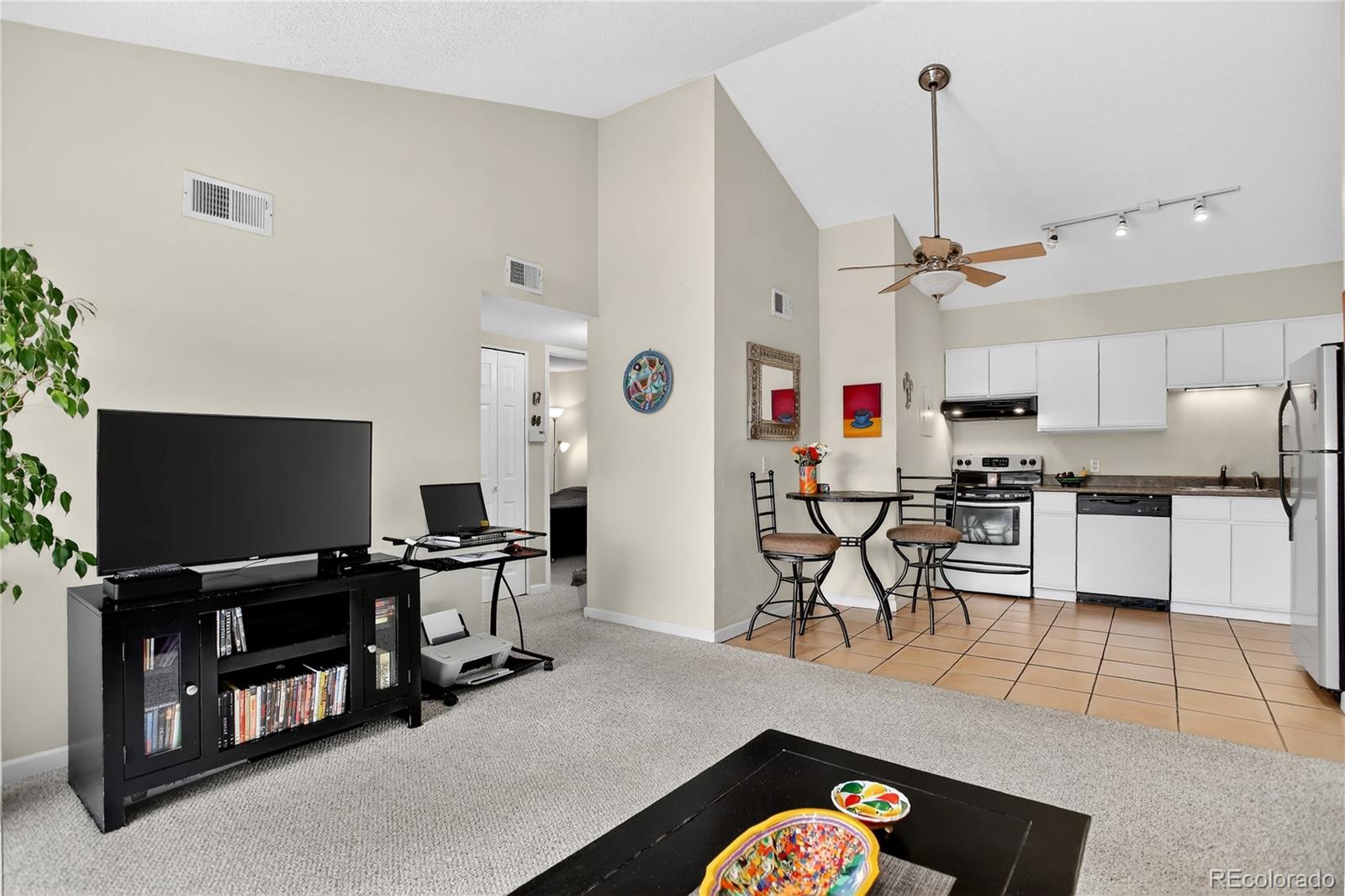 MLS Image #3 for 2575 s syracuse way,denver, Colorado
