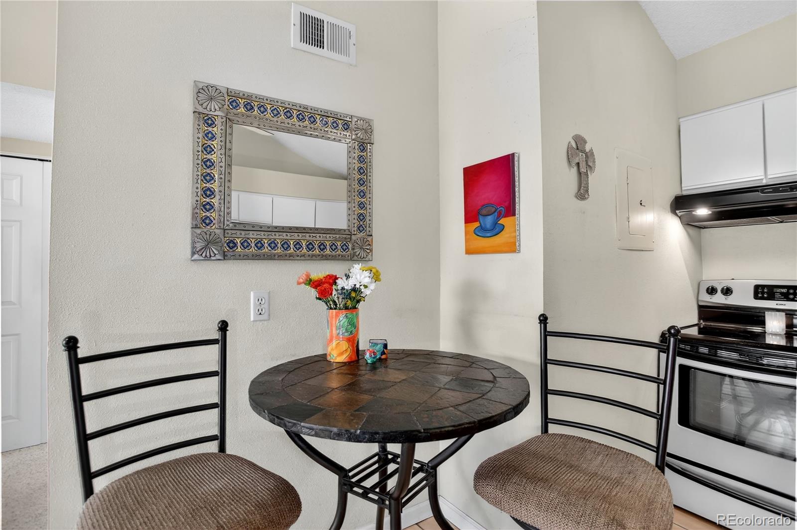 MLS Image #8 for 2575 s syracuse way,denver, Colorado