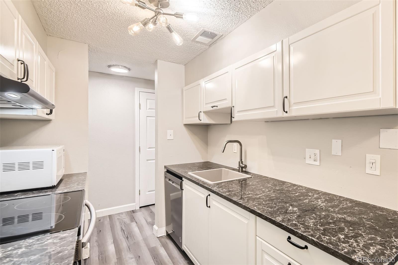 MLS Image #6 for 7355 e quincy avenue 101,denver, Colorado