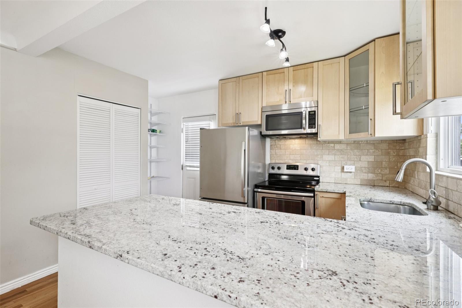MLS Image #11 for 4580 s sherman street,englewood, Colorado