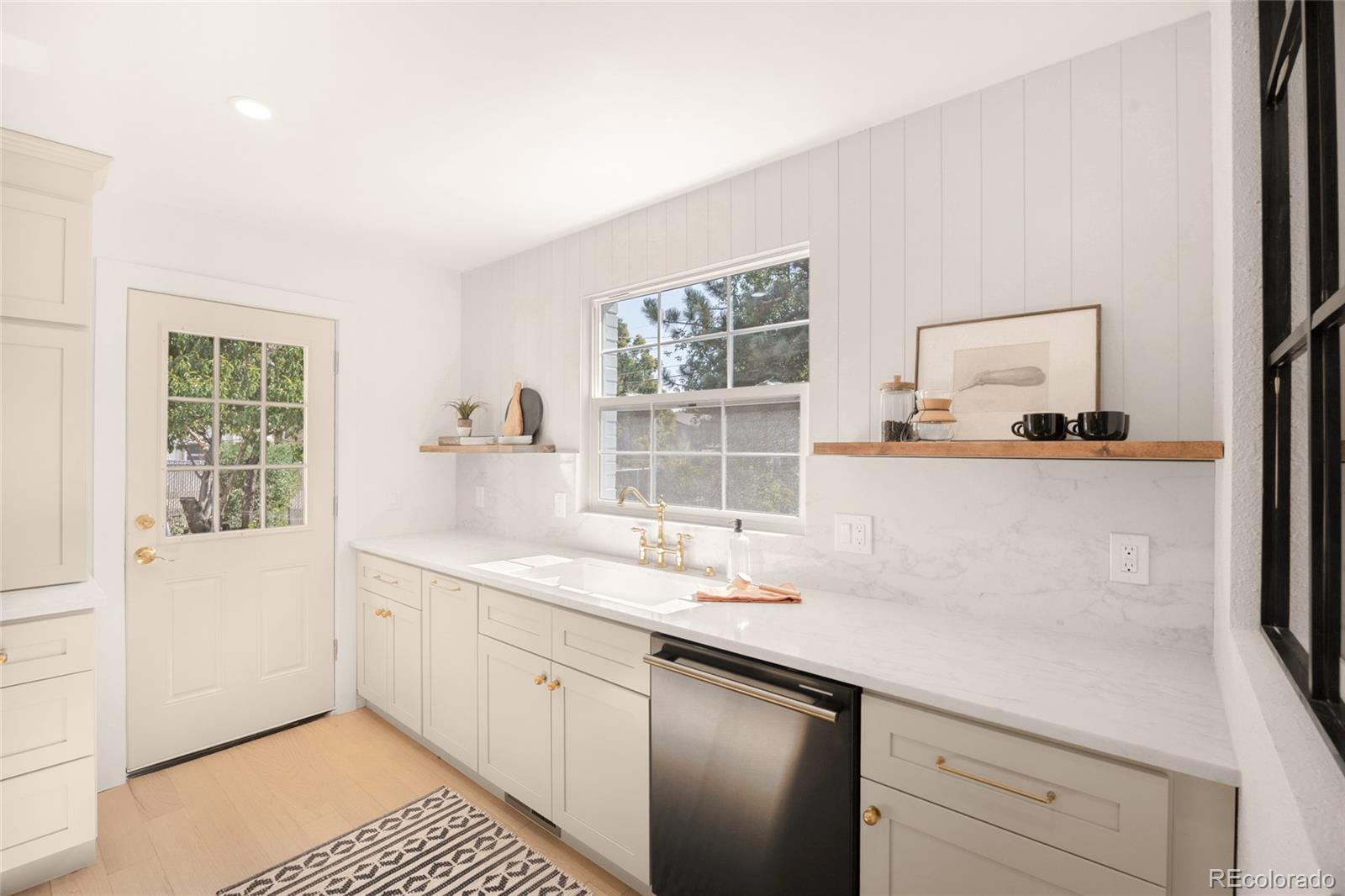 MLS Image #2 for 8722 s balsam street,littleton, Colorado