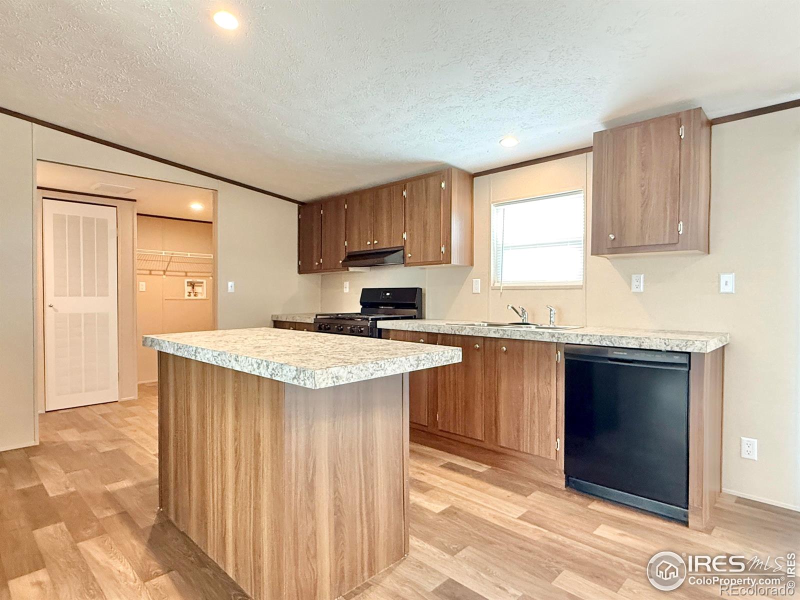 MLS Image #5 for 39629  a boulevard,eaton, Colorado
