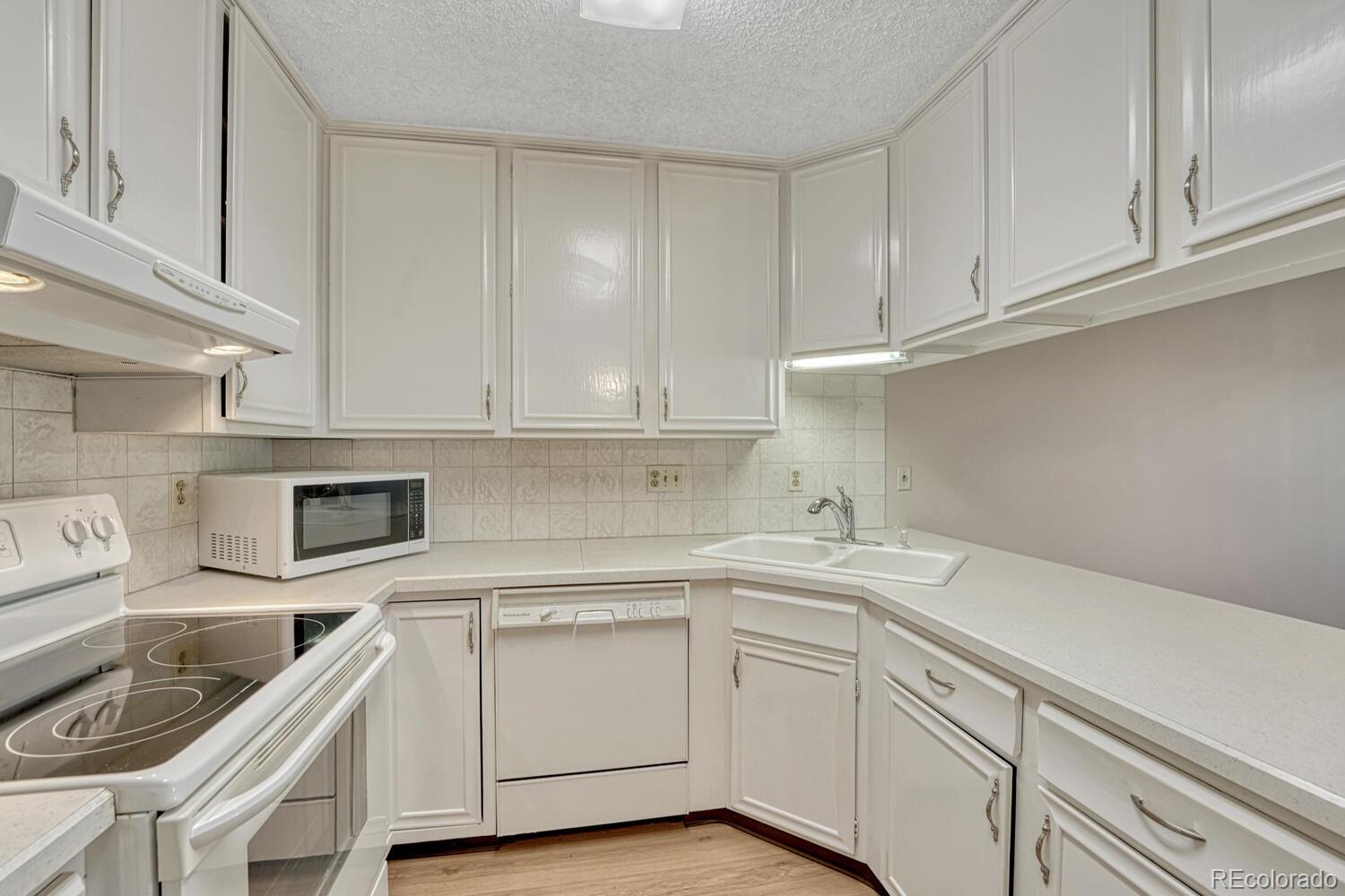 MLS Image #2 for 3465 s poplar street,denver, Colorado