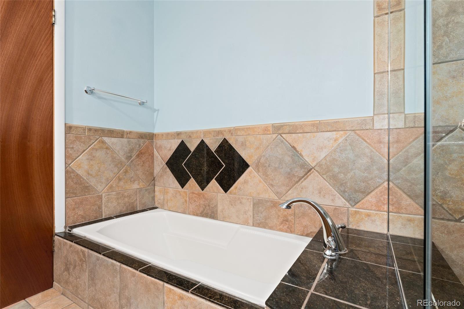 MLS Image #19 for 5285 e iliff avenue,denver, Colorado
