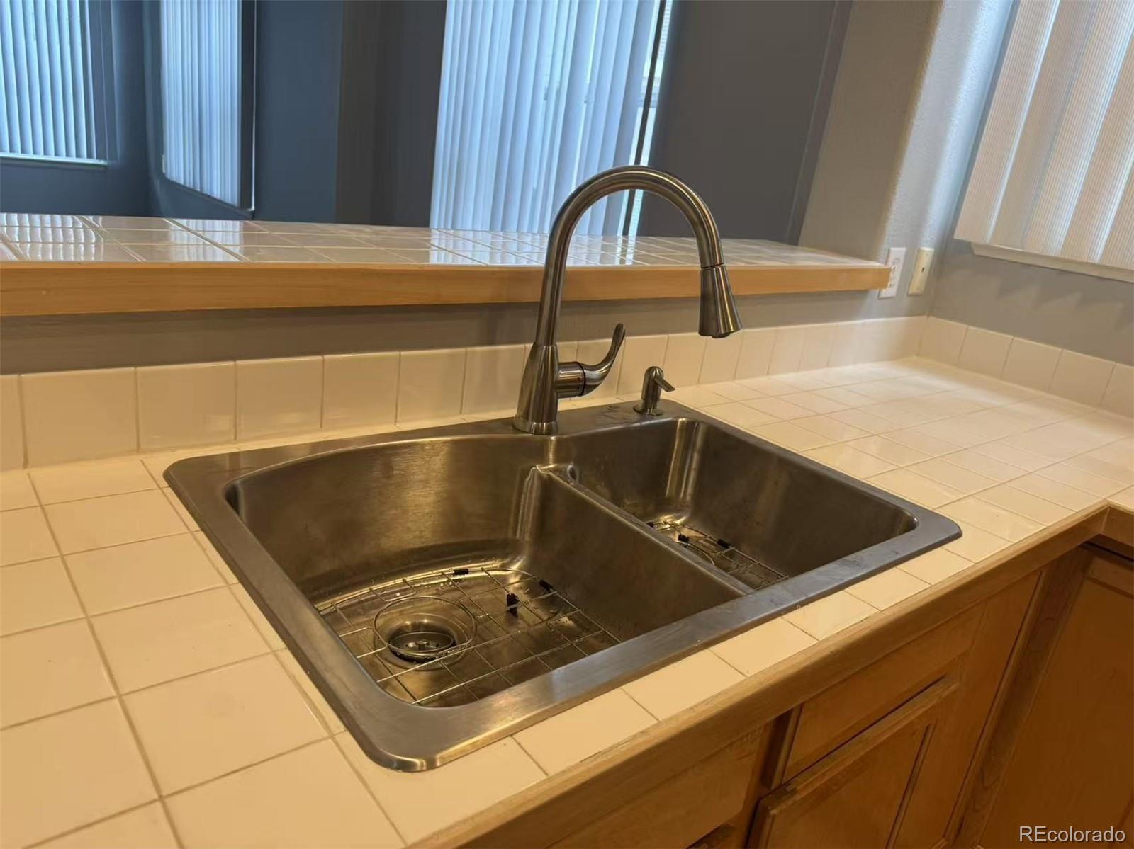 MLS Image #21 for 1747 n pearl street,denver, Colorado
