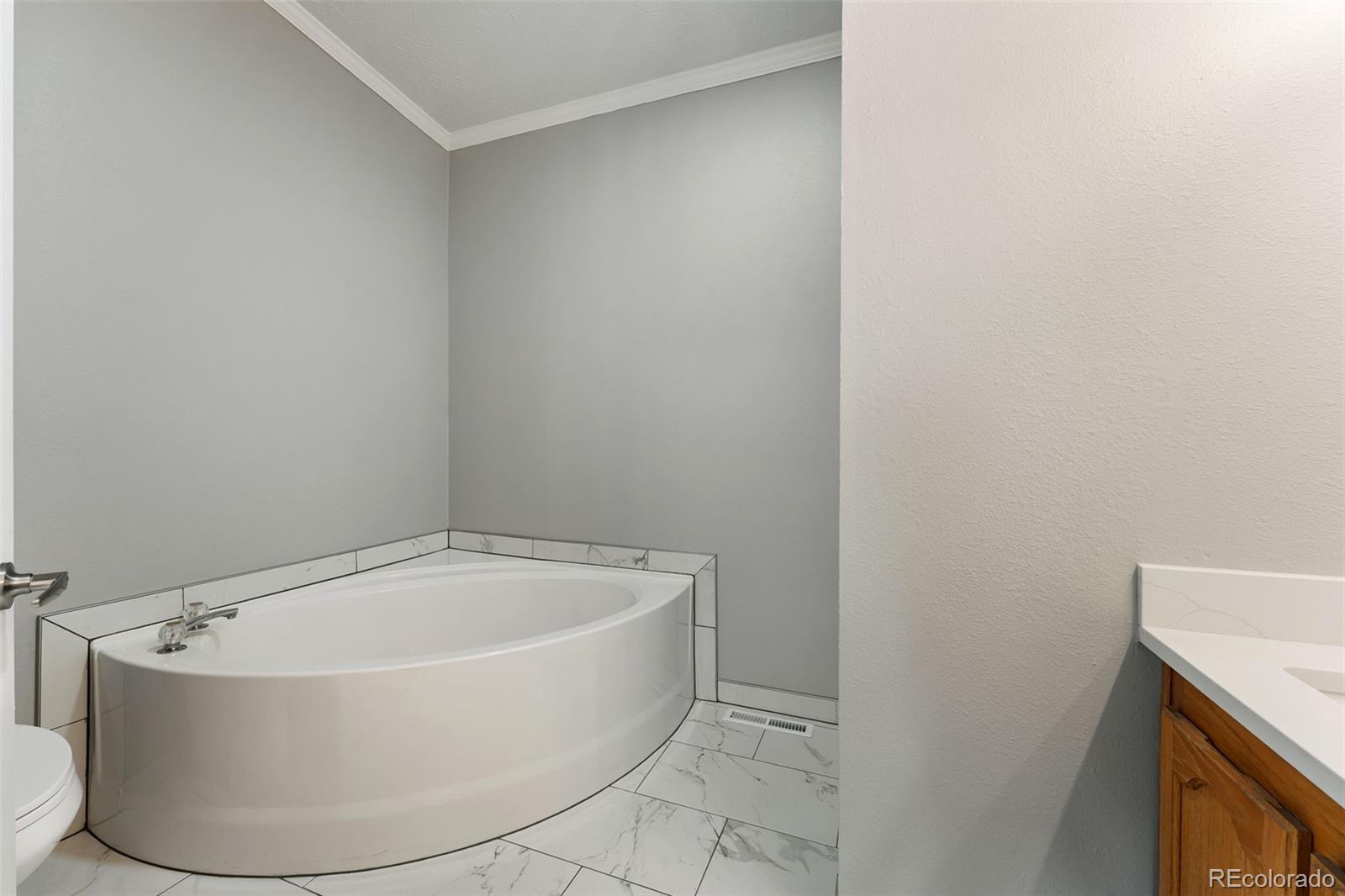 MLS Image #13 for 5635  bryant street,denver, Colorado