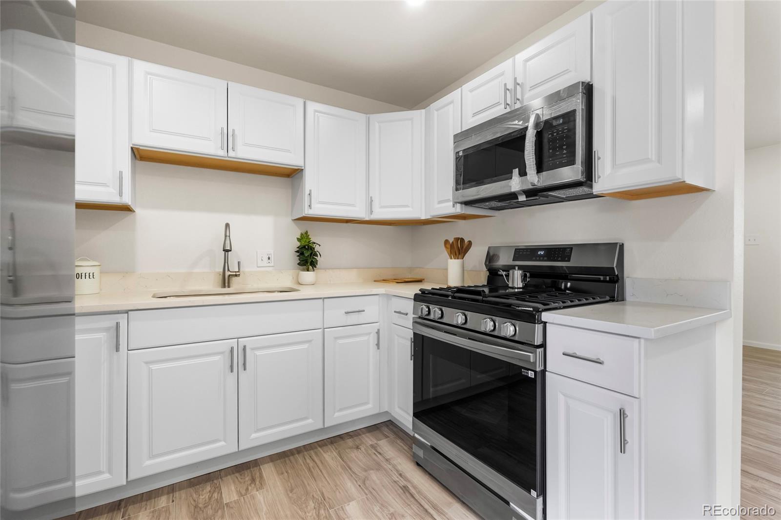 MLS Image #10 for 5160  blackhawk way,denver, Colorado