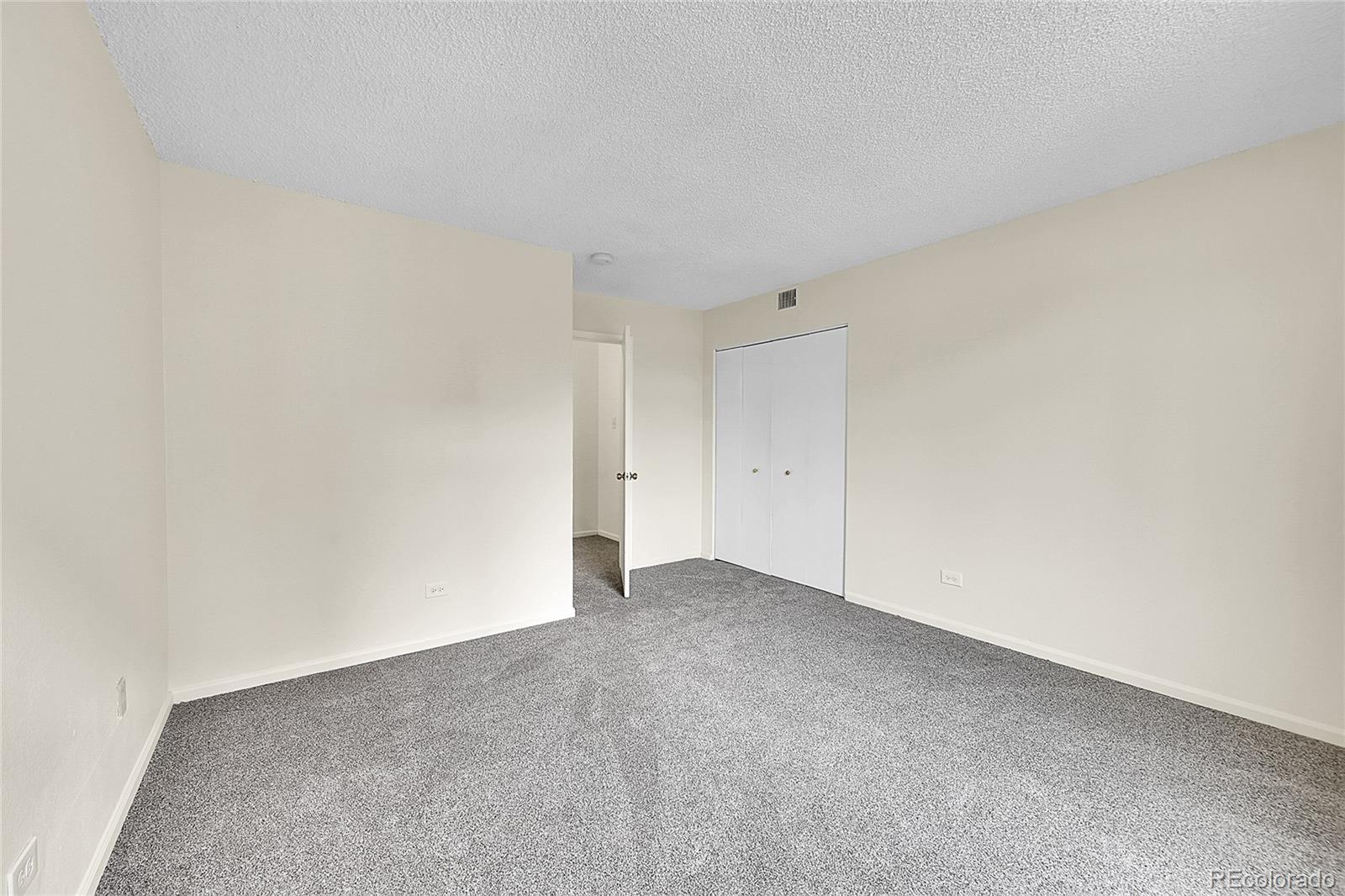 MLS Image #13 for 3371 s monaco parkway,denver, Colorado
