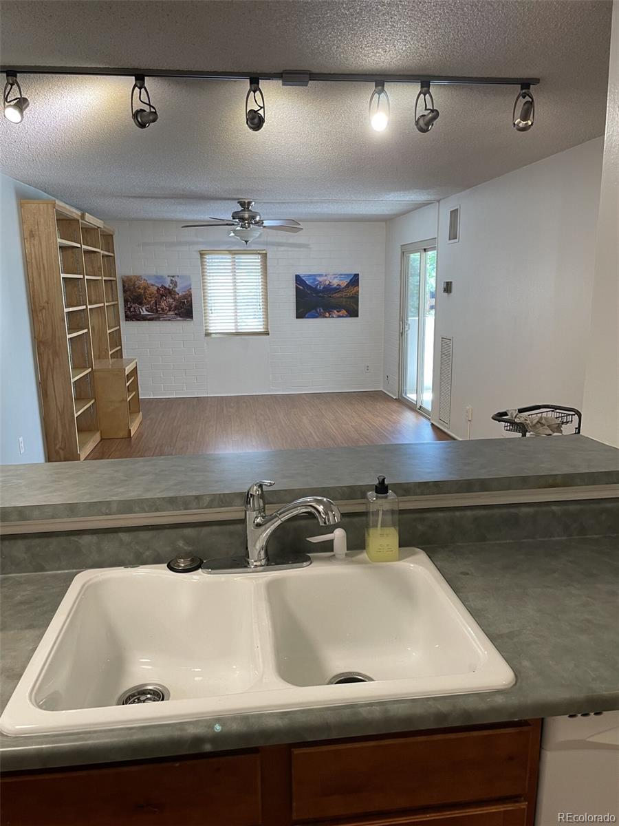 MLS Image #4 for 2880 s locust street 300n,denver, Colorado