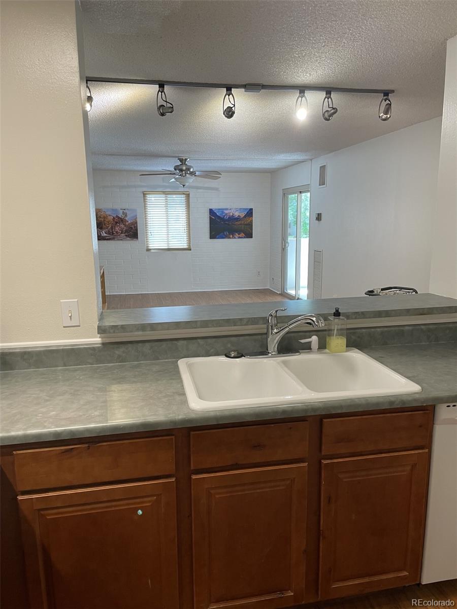 MLS Image #5 for 2880 s locust street 300n,denver, Colorado