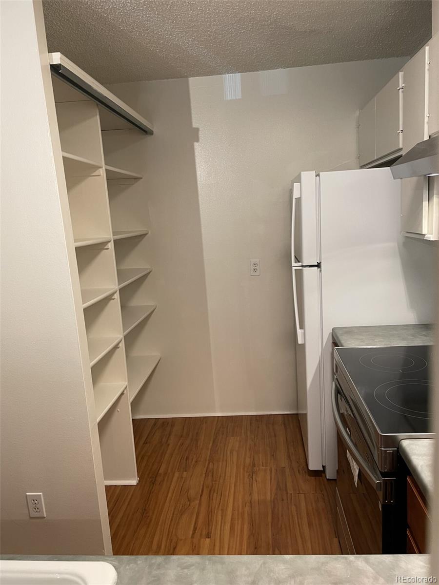 MLS Image #8 for 2880 s locust street 300n,denver, Colorado