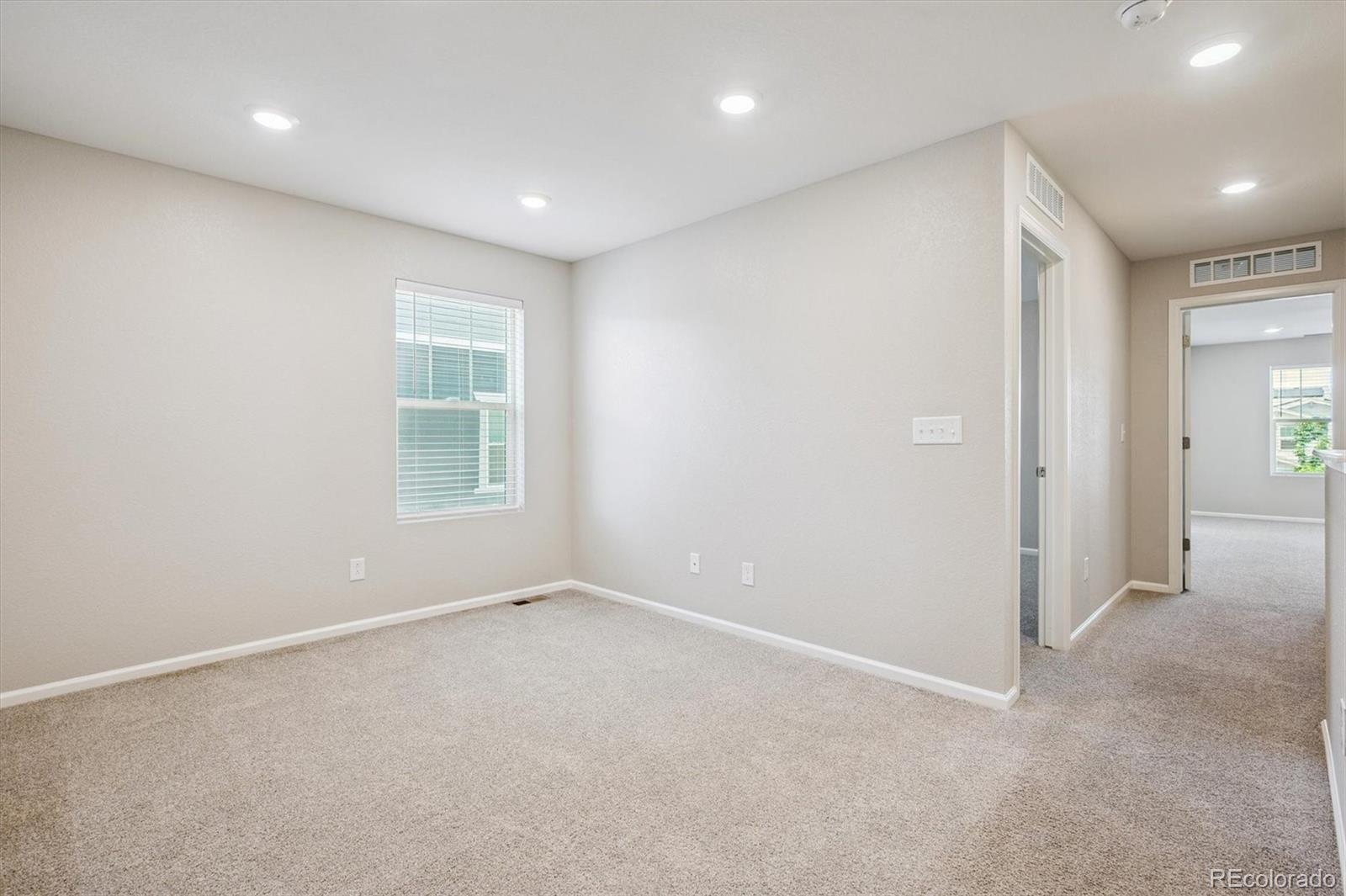 MLS Image #11 for 21382 e 60th avenue,aurora, Colorado