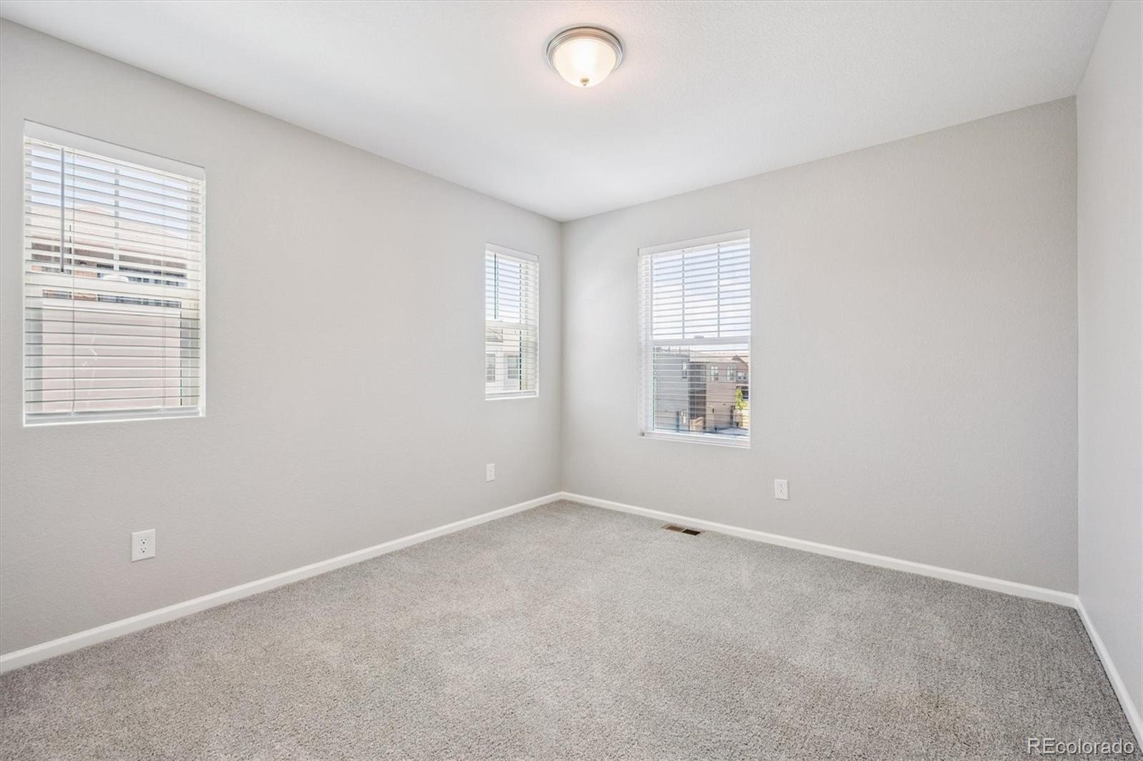 MLS Image #15 for 21382 e 60th avenue,aurora, Colorado