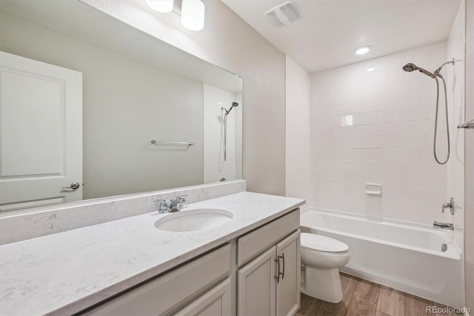 MLS Image #16 for 21382 e 60th avenue,aurora, Colorado