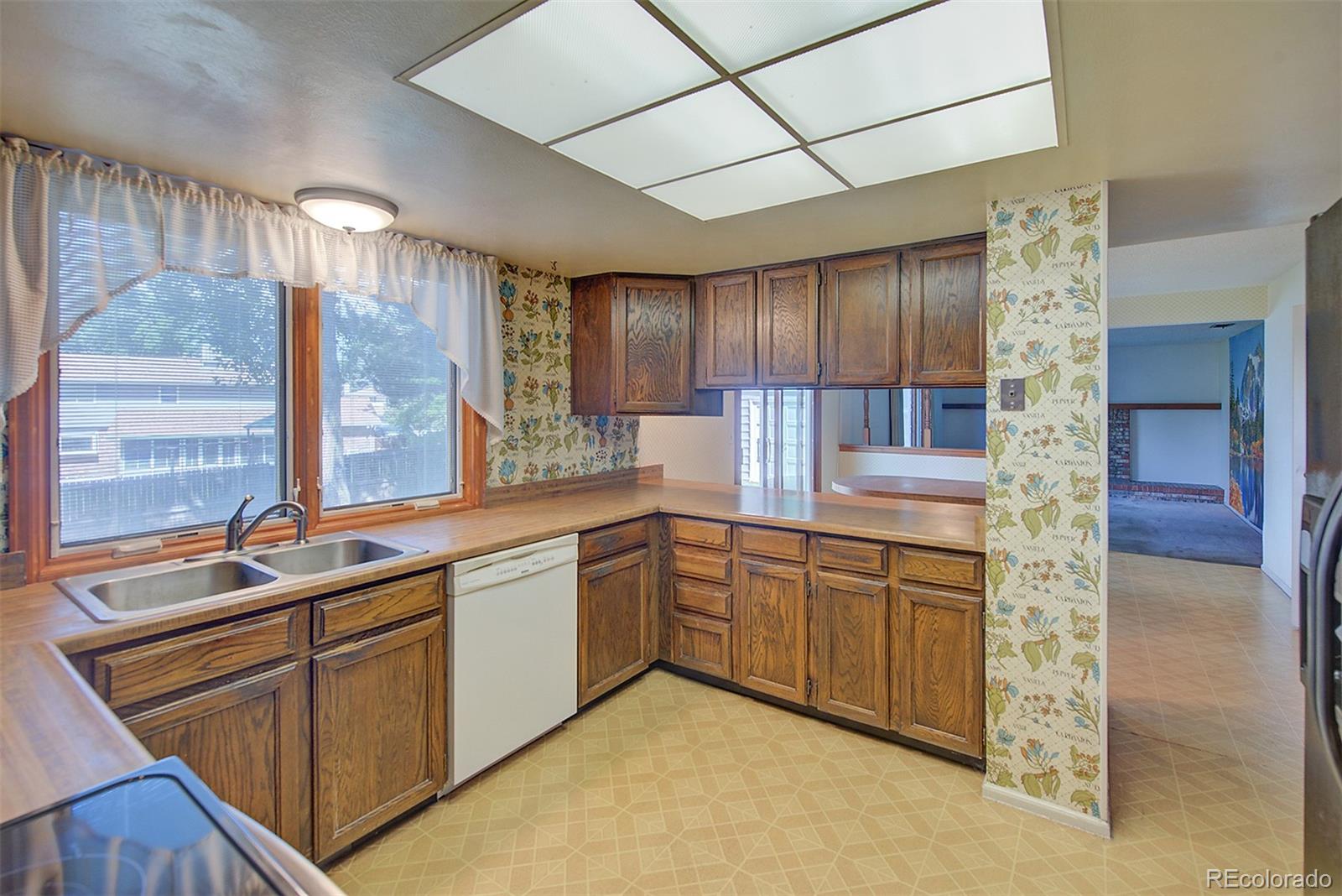 MLS Image #9 for 7621  oak street,arvada, Colorado