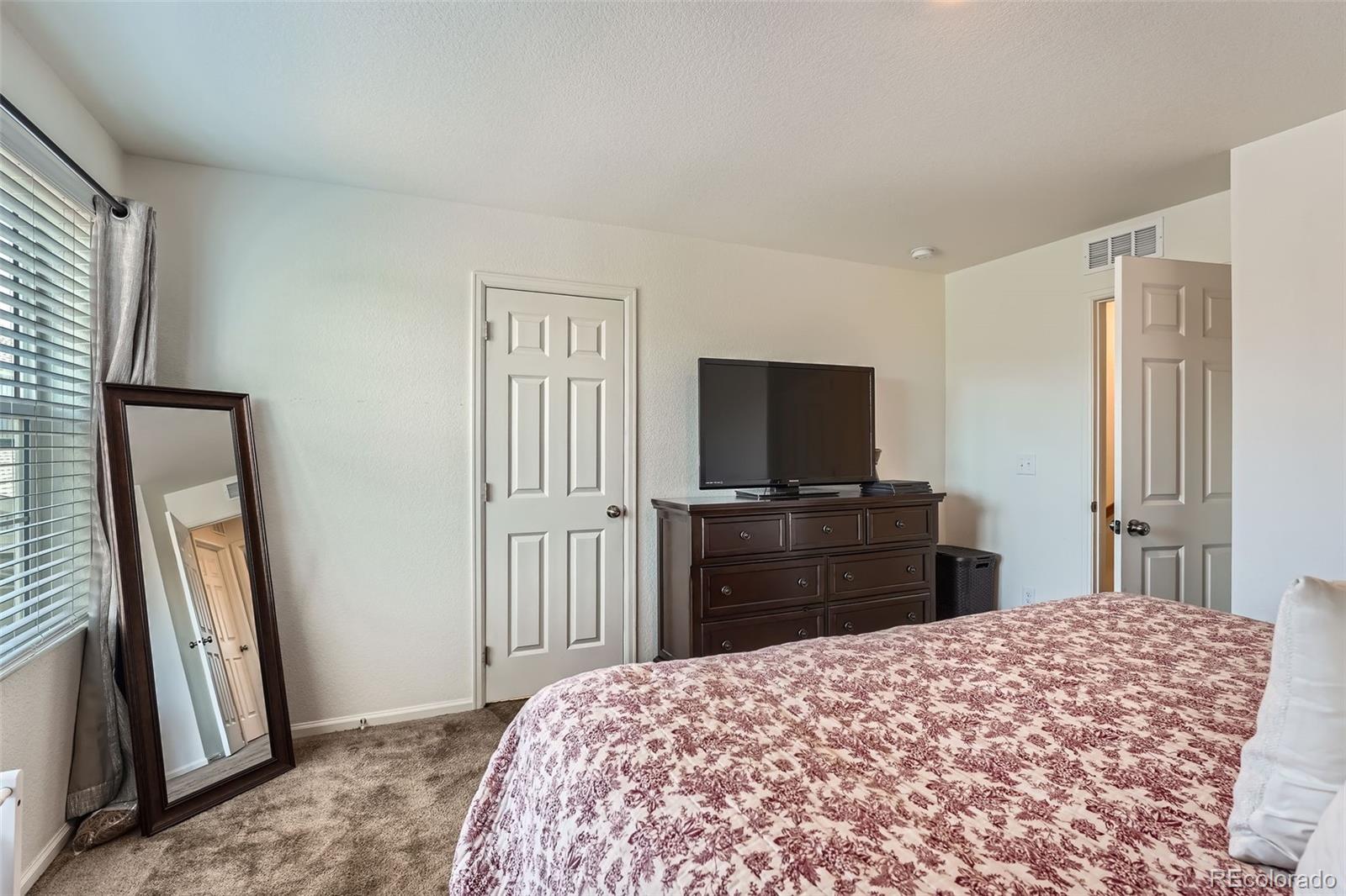 MLS Image #12 for 26258 e maple drive,aurora, Colorado