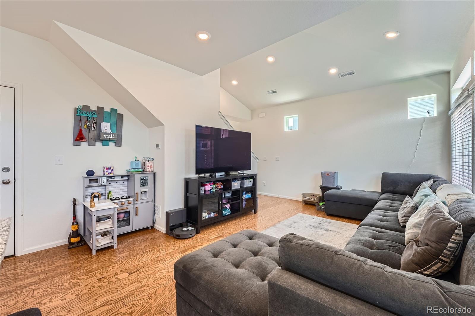 MLS Image #3 for 26258 e maple drive,aurora, Colorado
