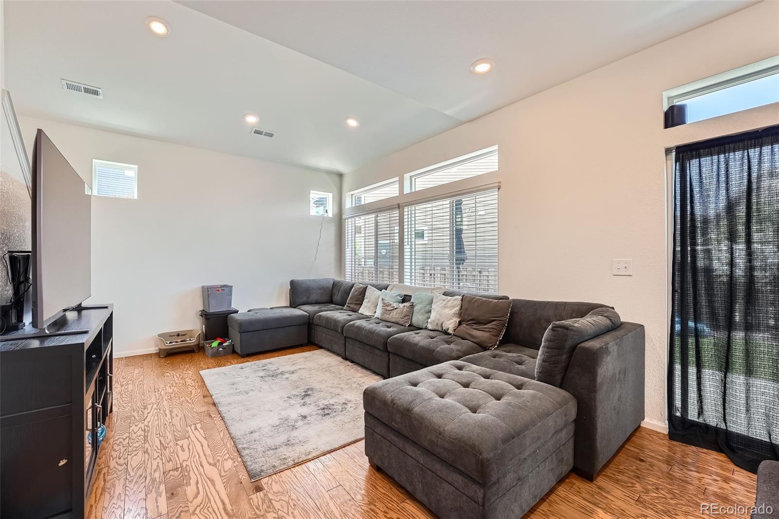 MLS Image #4 for 26258 e maple drive,aurora, Colorado